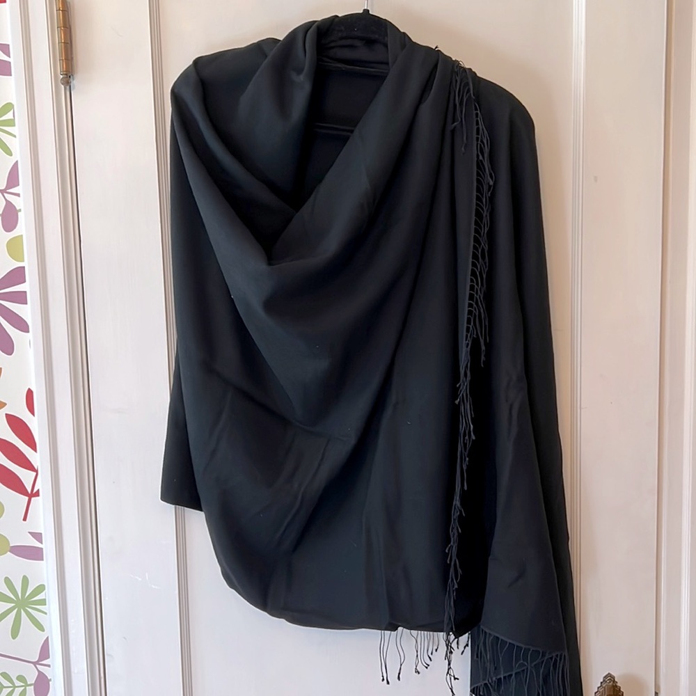 Black wool pashmina 36” x 80”.‎ Perfect for fall and winter!